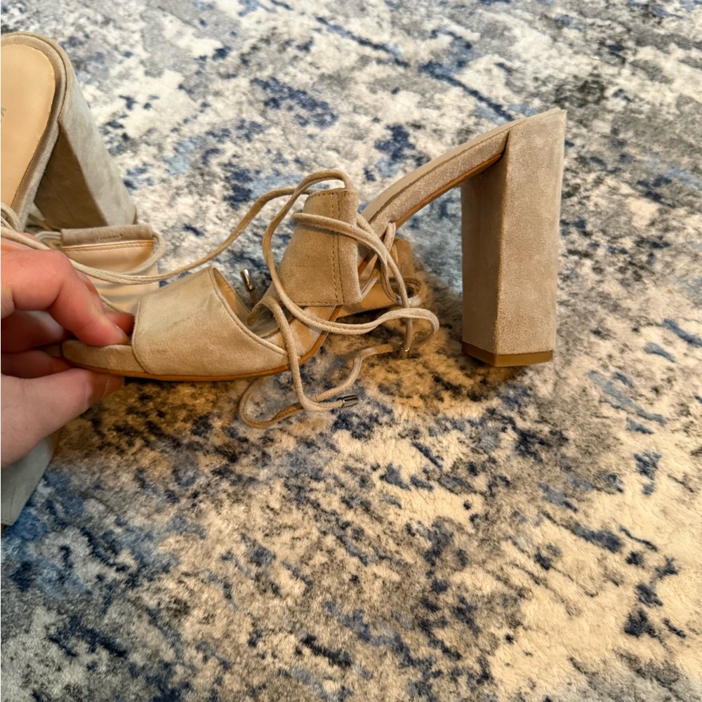 Suede grey heels - Picture 4 of 5